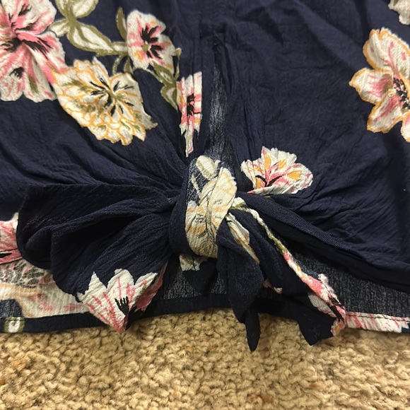 Rhee Tie Front Top - Picture 5 of 7